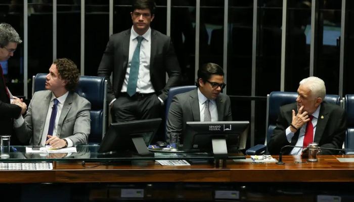 Senado aprova PL da taxação dos fundos exclusivos e offshores
